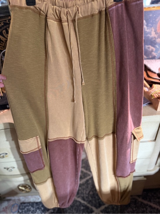 easel Pants - Easel Colorblock Drawstring Cargo Joggers - Taupe & Mauve